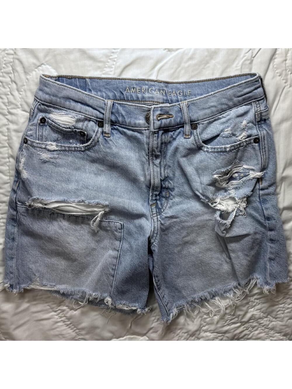 American Eagle blue denim shorts Size: 4